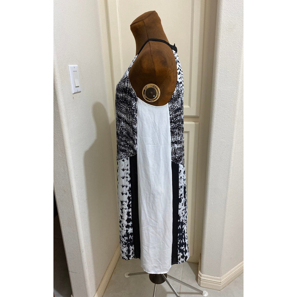 BCBGMaxAzria Ava Black and White Print Color Blocked Sleeveless Halter Dress - Picture 3 of 5